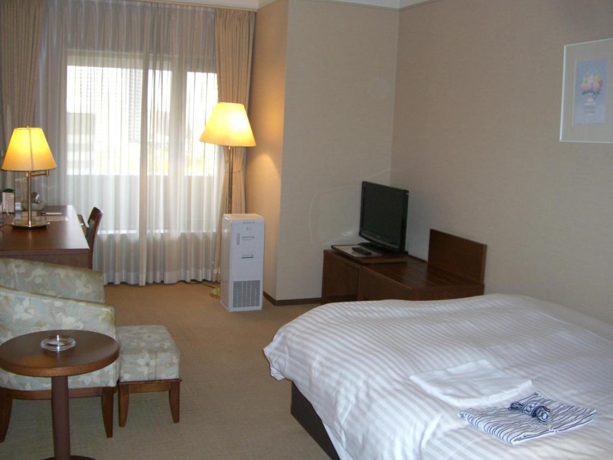 Nakanoshima Plaza Hotel Osaka Esterno foto