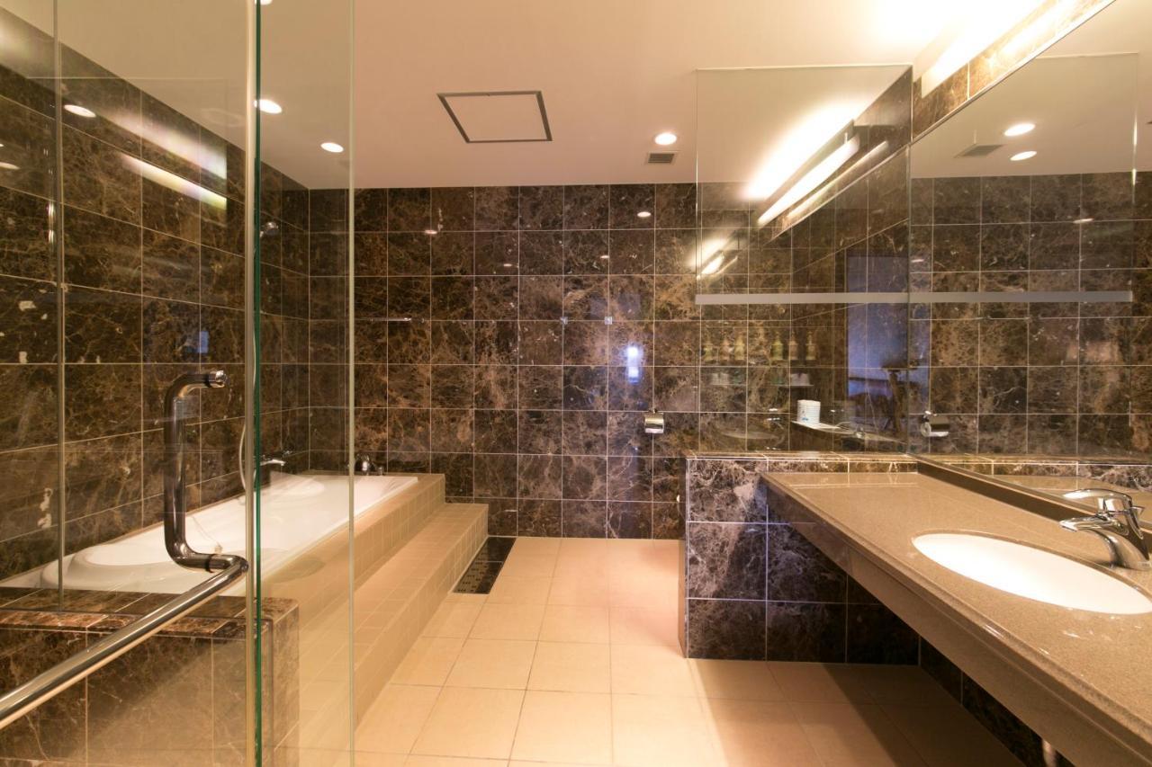 Nakanoshima Plaza Hotel Osaka Esterno foto